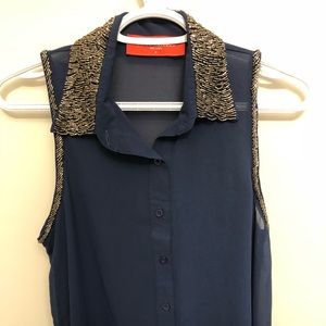 Never worn Sequined collar sleeveless blouse